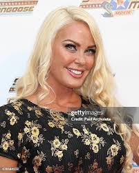 Genevieve Chappell's Instagram, Twitter & Facebook