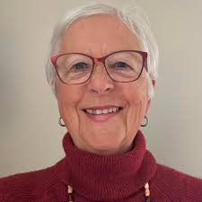 Before the arenas and bestselling studies, Beth Moore was a girl from  Arkansas with a broken past and a call to teach God's Word. Her  journey—marked by rejection, pain, obedience, and unimaginable