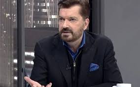 İyi parti milletvekili lütfü türkkan, sosyal medyada attığı tweetten dolayı gündem konusu oldu. Hakan Bayrakci Kim Kac Yasinda Esi Ve Ailesi Kimdir Internet Haber