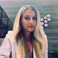 Stephanie Duxbury's Instagram, Twitter & Facebook