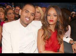 Chris brown and rihanna presumably rang in the new year together when the pair tweeted images of themselves waking up under the same sheets, and now their recent public photos already have fans talking in 2013. Rihanna And Chris Brown Cuddle At Grammys 2013 Youtube