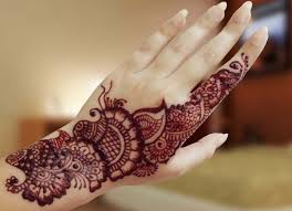 20 Creative Christmas Mehndi Designs 2017 2018 Mehndi Crayon Back Hand Unique Mehndi Designs For Mehndi Designs Latest Mehndi Designs Khafif Mehndi Design