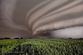 Een occlusiefront evacueert vanmorgen in het noordoosten van nederland. Plaatselijk Noodweer Trok Over Nederland