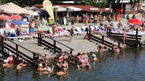 Hotelul complexului va sta la dispozitie cu 51 de locuri de cazare in camere cu 2 paturi, single si cu pat. Ocna Sibiului Gonext