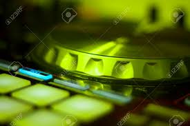 Бесплатно скачать dj deep house mix 2021 в mp3. Ibiza Dj Plattenspieler Fur Deejay In Nachtclub Haus Musik Party In Der Nacht Wahrend Techno Show Mischen Lizenzfreie Fotos Bilder Und Stock Fotografie Image 61882609