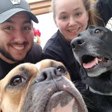 Do elbow sleeves help while lifting and what type or brand is the best?