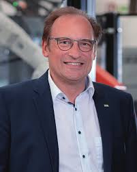 Hand in Hand to Sustainability