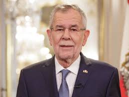 Alexander van der bellen, leader of the greens, during final event of election campaign in wien museum at karlsplatz. Van Der Bellen Ist Wieder Evangelisch Religion Orf At
