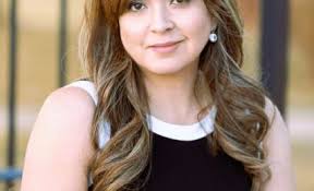 Meet Beatriz (Zee) Perea: Photographer & Podcast Host