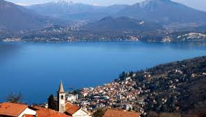 La montagna è frequentata dai turisti fin dagli inizi del '900 quando fu costruita una ferrovia a cremagliera che ne raggiungeva la sommità in poco più di un'ora. Inverno Sul Lago Maggiore Cosa Vedere