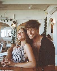 Il n'y a pas de contenu à la demande pour cette radio. Bella Varelis Boyfriend Will Stokoe Posts A Rare Photo With The Bachelor Runner Up To Instagram Duk News
