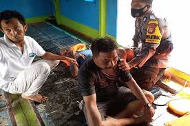 Keindahan laut di banggai kepulauan sulawesi tengah flickr. Speed Boat Karam Cawabup Banggai Laut Sulawesi Tengah Tewas
