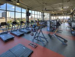 Photo Gallery The Callaway House Austin Student Apartments In Austin Tx Near The University Of Texas At Austi Callaway House Student House Student Apartment