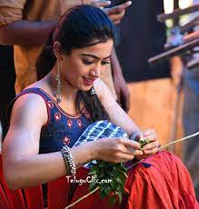 Rashmika Mandanna Hd Wallpapers Devadas Beautiful Bollywood Actress Beautiful Indian Actress Stylish Girl Images