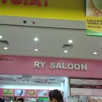 Sedang cari stesen atau hentian terdekat untuk ke restoran khalida mee udang banjir kemuning? Ry Saloon Giant Hypermarket Kemuning Utama Shah Alam Selangor