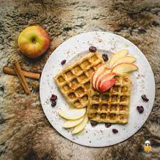 Saftige Apfel Zimt Waffeln Mit Geriebenem Apfel Im Teig Backina De Zimt Waffeln Waffeln Low Carb Pizzasuppe