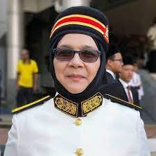 Şu anda üyesidir selangor devlet yasama meclisi için seri serdang. Dr Siti Mariah Verified Page Facebook