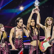 Måneskin is an italian rock band from rome, consisting of lead vocalist damiano david, bassist victoria de angelis, guitarist thomas raggi, and drummer ethan torchio. Eurovision 2021 Maneskin Triumph For Italy In Rotterdam Eurovision The Guardian