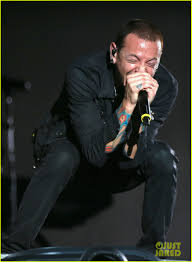 He was found hanged, according to tmz citing law enforcement sources. Chester Bennington S Cause Of Death Confirmed As Suicide By Coroner Photo 3933211 Chester Bennington Pictures Just Jared