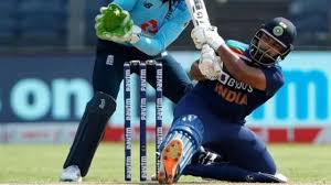 Rishabh pant refuses to bat after a heated altercation with ben stokes; India Vs England From One Handed Shots To Smashing Sixes A Look At Rishabh Pant S Batting Stance In 2021 Home Series