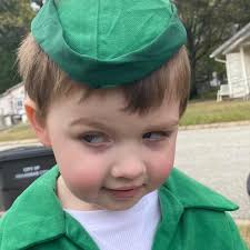 Uroplatys Phantasticys is a species of gecko native to the island of  Madagascar. Credit not found. DM please