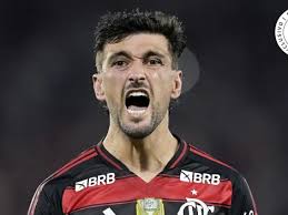 Estamos no mercado ainda"; Fred Gomes garante mais reforços chegando ao  Paysandu nos próximos dias