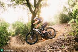The full composite frame is engineered for 135mm of rear travel and 150mm up front. Giant Trance X E 1 In Review Powerful Motor Huge Battery Best Buy E Mountainbike Magazine