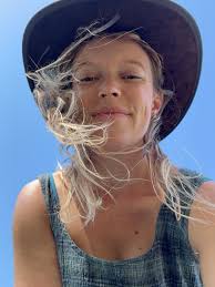 I knew my friends would wrap me in love, but I didn't know rainbows could  be circles 💞✨🌈