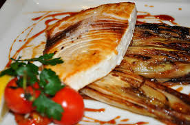 Steak D Espadon Au Caramel De Soja Endives Braisees De Chez Http Www Millesimes62 Com Nourriture Gastronomie Steak D Espadon