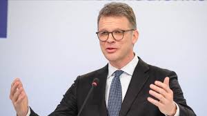 Christian sewing, the ceo of deutsche bank (photo by thomas lohnes/getty images) Deutsche Bank Ready To Play Active Role In Financial Consolidation Ceo Teletrader Com