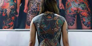 Seniman tato wanita paling keren marcelinepress. Foto Pecandu Tato Bertelanjang Dada Pamer Detail Gambar Keren Di Tubuhnya Merdeka Com