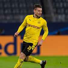 With 352 matches played for borussia dortmund, piszczek is a club stalward who has announced he is retiring at the end of the season. Borussia Dortmund On Twitter Lukasz Piszczek At 35 Years Old 120 Minutes Played 8 Duels Won 6 Interceptions 4 Tackles 72 Completed Passes 1 Blocked Shot 1 Machine Https T Co Iz2azezcyk