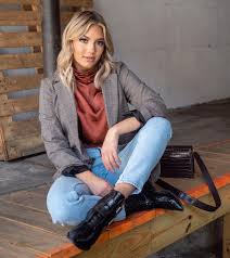Giannina Milady Gibelli On Instagram I M Someone That Can Easily Dive In And Give My All To My Job I Love Creating Finding Solu In 2020 Fashion Style Give It To