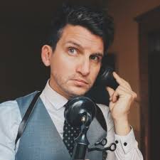 Kelly Lynch (@kellylynchpin)