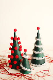 However, with these cheap christmas decoration ideas i'm about to share with you, you can still make your home cozy and cheerful for christmas. 53 Diy Christmas Table Settings And Decorations Centerpieces Ideas For Your Christmas Table