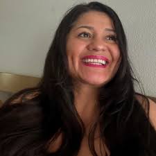 Hello. I need urgent help. I found a new born kitten (with umbilical cord  attached) in the middle of the road (where there is high traffic). I  shifted it to the side