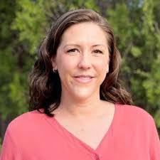 Mindy Warner's Instagram, Twitter & Facebook