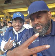 what was Lue doing? He was watching Jeff drawing the Tactics board and  players perked up thier ears. He was like an observer or just a bench  player as if nothing to