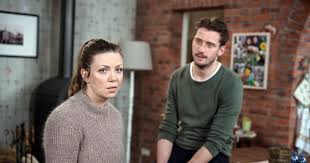 Über den tragischen tod ihrer großen liebe torben ist sie noch nicht hinweg und stürzt sich in die arbeit. Ungeteilter Babywunsch Rote Rosen Ard Das Erste