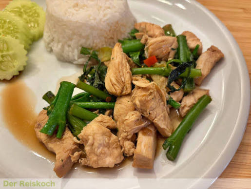 Stir-Fried Chinese Kale with Chicken
