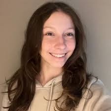 Elena Bell's Instagram, Twitter & Facebook