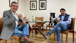 Lavin a rendu visite, il y a un an, au vieux prisonnier de londres. Critica Politica Rodolfo Carter El Secretario De Joaquin Lavin Cine Y Literatura