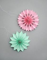 1001 Bastelideen Aus Papier Blumen Girlanden Und Turkranze Bastelideen Blumen Schablone Blumenschablone