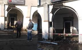 Banca di credito popolare, societa' cooperativa per azioni via cesare battisti, 9, 81025 marcianise. Portano Via Bancomat Ma Lasciano Soldi Per Evitare Arresto Inseguimento Da Film Dopo Il Colpo