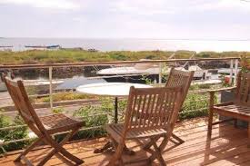 L'étang a longtemps été une ressource importante dans la région. Tres Bel Appartement Pour 8 Personnes Au Bord De L Etang De Thau Les Pieds Dans L Eau A Sete Herault