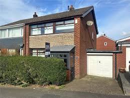 Redwood Lane, Lees, Oldham, Greater... 3 bed semi-detached house