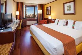 Other hotel amenities include gift shop/newsstand. Holiday Inn Lisbon Continental Hotel Lisboa Portugal Overview