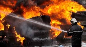 Consultez la fiche d'entreprise def algerie protection contre l'incendie : Un Enorme Incendie Ravage Un Marche Alimentaire D Ajman Aux Emirats Arabes Unis Algerie Patriotique