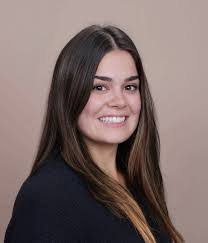 Isabel James's Instagram, Twitter & Facebook