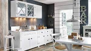 une deco de style bord de mer dans la cuisine meuble bas cuisine table salle a manger et cuisine bord de mer